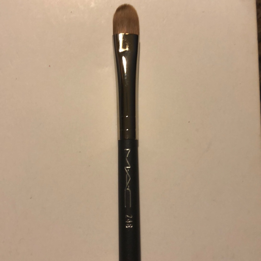 Mac eye brush